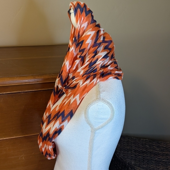 Charming Charlie Chevron Viscose Infinity SCARF Broncos / Florida Gators colors! - Picture 7 of 12